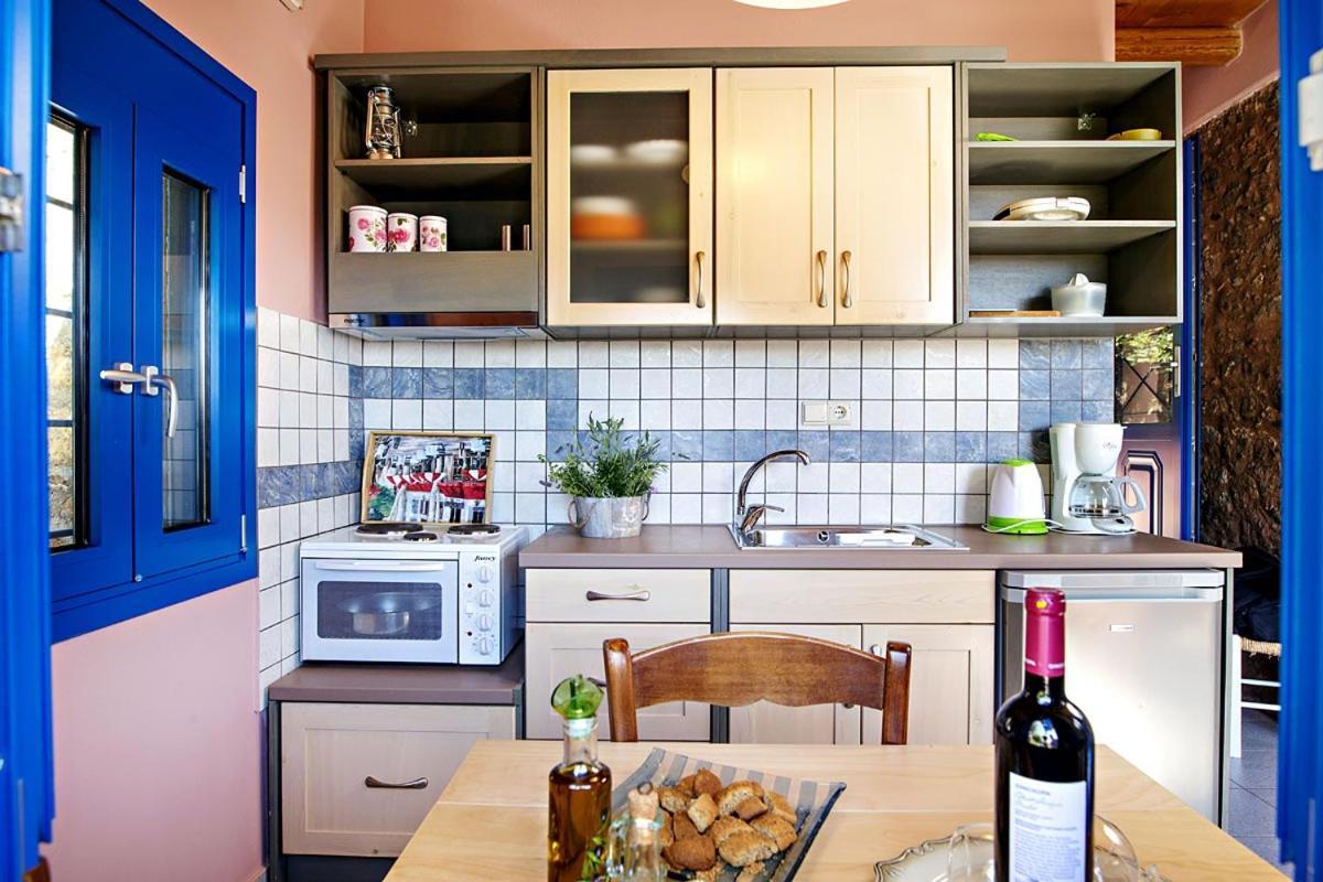פלאקיאס Mirthios-Hill Apartments מראה חיצוני תמונה